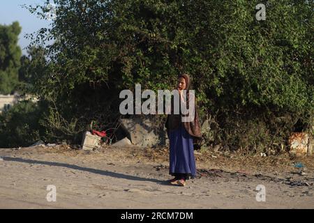 15. Juli 2023, Gazastreifen, Gazastreifen, Palästina: Kinder aus armen Stadtvierteln im Gazastreifen. (Kreditbild: © Doaa Albaz/Quds Net News via ZUMA Press Wire) NUR REDAKTIONELLE VERWENDUNG! Nicht für den kommerziellen GEBRAUCH! Stockfoto