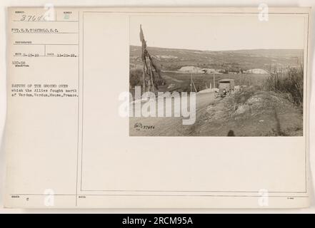 Ein Foto von S.C. Fotograf Pvt Traybold, aufgenommen am 21. November 1918, zeigt die Natur des Bodens, auf dem die Alliierten nördlich von Verdun während des Ersten Weltkriegs kämpften Das Bild zeigt die verwüstete Landschaft in Verdun, Maas, Frankreich. Dieses Foto ist unter der Nummer 37646 archiviert und wurde am 13. Februar 1919 dokumentiert. Stockfoto