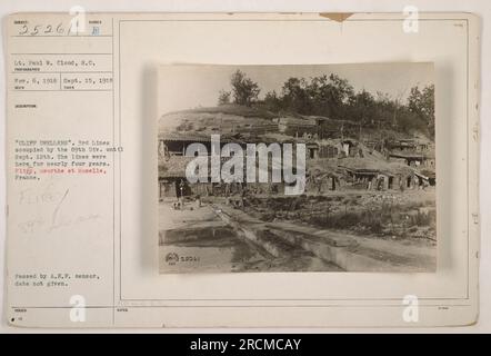 Amerikanische Soldaten der 89. Division besetzen das Gebiet „Cliff Dwellers“ und Flipy in Flirey, Frankreich. Die Soldaten hielten diese Linien bis zum 12. September 1918 fast vier Jahre lang. Das Foto wurde am 15. September 1918 von Lieutenant Paul W. Cloud, S.C. aufgenommen Dieses Bild hat die Nummer 25261 und wurde vom A.E.P. Zensor übergeben. Stockfoto