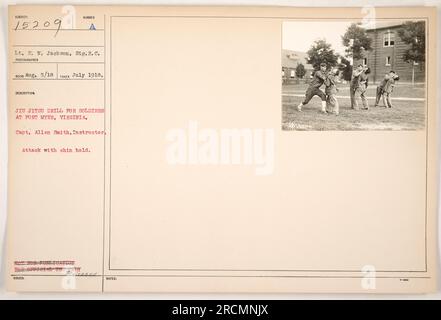 Soldaten von Fort Myer in Virginia nehmen an einer Jiu-Jitsu-Übung Teil. Auf diesem Foto, das im Juli 1918 aufgenommen wurde, kann man sehen, wie Captain Allen Smith einen Angriff mit einem Kinngriff anweist. Das Bild wurde ursprünglich nur zur offiziellen Verwendung veröffentlicht und darf nicht ohne Genehmigung veröffentlicht werden. Stockfoto