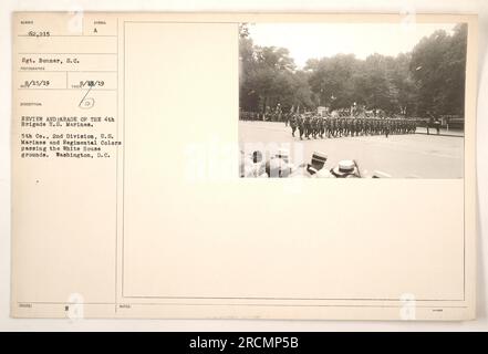 4. Brigade, USA Marines führen eine Überprüfung und Parade vor dem Weißen Haus in Washington D.C. durch Die 5. Co., 2. Division, USA Marines und Regimentalfarben kommen vorbei. Dieses Foto wurde am 15. August 1919 von Sergeant Bonner, S.C. aufgenommen Das Bild ist in der Sammlung mit 62.215 nummeriert. Stockfoto