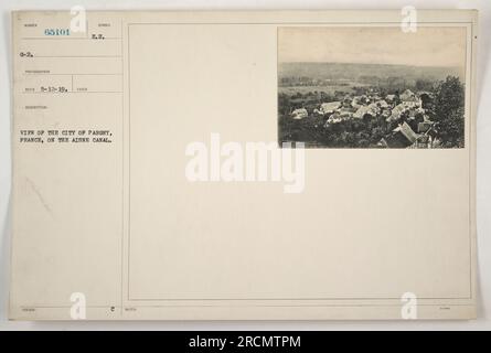 Ein Foto der Stadt Pargny in Frankreich, aufgenommen am 12. Mai 1919 während des Ersten Weltkriegs. Die Ansicht zeigt die Stadt entlang des Aisne-Kanals mit sichtbaren Notizen und einem Symbol, das als „189“ und „EU“ gekennzeichnet ist. Der Fotograf ist BECO 5-12-19. Stockfoto