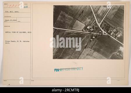 Osborne, Ohio, aus der Vogelperspektive. Dieses Foto mit der Nummer 19201 wurde am 13. September 1918 vom Direktor der Militärluftfahrt aufgenommen. Es zeigt die Kreuzung im Nordwesten von Osborne, Ohio. Das Bild wurde von der Abteilung Luftbeobachtung herausgegeben. Es werden keine zusätzlichen Hinweise oder Gebrauchsanweisungen bereitgestellt. Stockfoto