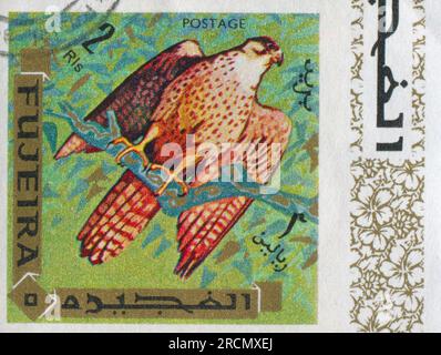 FUJEIRA - CIRCA 1972: Stempel gedruckt von Fujeira, zeigt Adler, circa 1972 Stockfoto