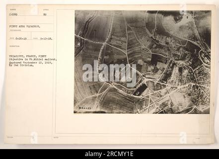Thiacourt, Frankreich, das erste Ziel, das die 2. Division am 12. September 1918 in der St. Mihiel ist ausgezeichnet. Dieses Foto, das von der ersten Aero-Staffel aufgenommen wurde, zeigt das Symbol, das an diesem Ort ausgegeben wurde. (Hinweise: REC 6-26-19, aufgenommen 9-12-18. C Hinweise 064289 4404) Stockfoto