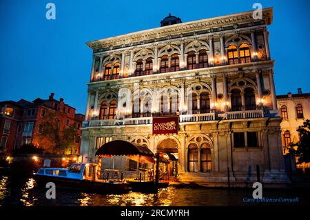 Ca' Vendramin Calergi im Renaissance-Stil, ein Palast aus dem 15. Jahrhundert am Canal Grande in Venedig, Italien. Stockfoto