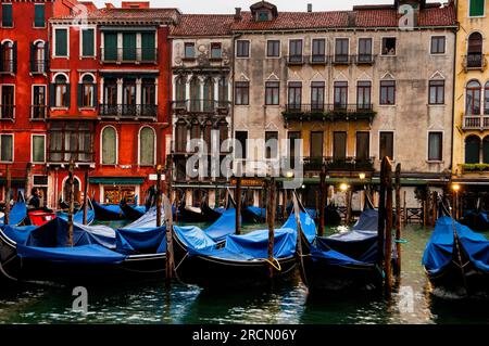 Byzantinisch-gotische und Renaissance-Architektur am Canale Grande in Venedig, Italien. Stockfoto