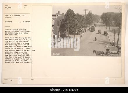 Ankunft des 1. Division Motor Transport Corps Konvois in Washington, D.C. aus New York City. Der Konvoi wird auf der 15. und der Bennington Road N.E. nach einer anstrengenden Reise auf guten und schlechten Straßen gesehen. Der Konvoi umfasste über 600 Fahrzeuge, einschließlich der Hauptquartier-Versorgungs-Eisenbahn, der Feldlazarett-Eisenbahn und verschiedener Artillerie- und Infanteriezüge.“ Stockfoto