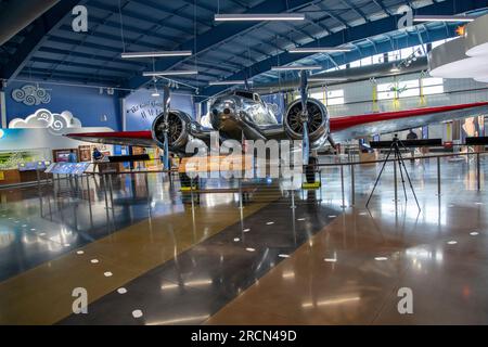 Liebe Güte, Kansas. Amelia Earhart Hangar Museum das Lockheed Electra 10-E Flugzeug namens Muriel, das letzte der Welt Es ist ein Flugzeug-Idtic Stockfoto