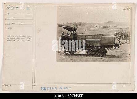 Dies ist ein Foto, das am 6. September 1918 aufgenommen wurde. Es zeigt eine Ballonscheibe mit der Nummer M, die an einem Lkw mit einem Caterpillar-Adapter montiert ist. Das Bild ist eine Ansicht von links. Es ist nur für den offiziellen Gebrauch mit der Nummer A-113 gekennzeichnet. Stockfoto