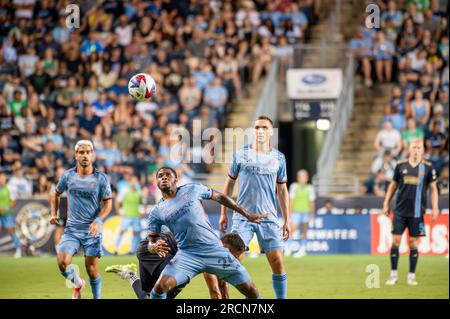 Chester, Pennsylvania, USA. 15. Juli 2023. 15. Juli 2023, Chester PA- NYCFC-Spieler, TAYVON GREY (24) kämpft während des Spiels im Subaru Park in Chester PA um den Ball (Kreditbild: © Ricky Fitchett/ZUMA Press Wire) – NUR REDAKTIONELLE VERWENDUNG! Nicht für den kommerziellen GEBRAUCH! Kredit: ZUMA Press, Inc./Alamy Live News Stockfoto