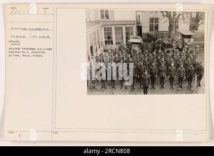 Das Personal der USA Camp Hospital No. 4 in Joinville, La Pont, seine, Frankreich. Dieses Foto wurde am 16. Januar 1919 vom Fotografen J.G. aufgenommen Jones, zeigt eine Gruppe von eingezogenen Mitarbeitern im Krankenhaus. Das Foto ist mit "Number Enlisted personnel U.S.A." beschriftet Lagerkrankenhaus Nr. 4. Joinville, La Pont, Seine, Frankreich." Stockfoto