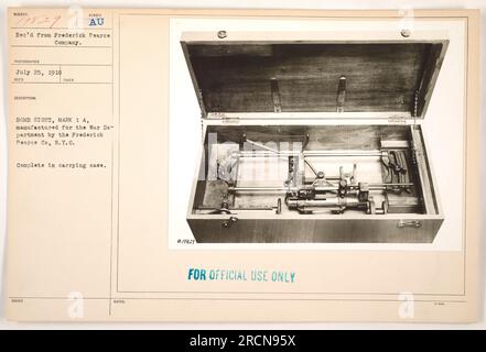Foto des Bombenzieles Mark 1 A, ein Gerät von Frederick Pearce Co. Für das Kriegsministerium. Es wurde als kompletter Satz in einem Tragekoffer ausgegeben. Das Foto ist nur für den offiziellen Gebrauch gekennzeichnet. Stockfoto