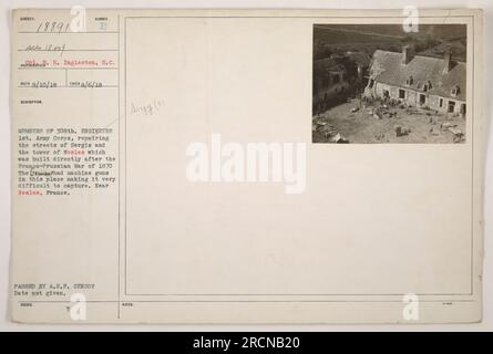 Mitglieder der 308. Ingenieure des 1. Armeekorps, die die Straßen von Sergis und den Turm von Nesles in Frankreich reparieren, nahe Nesles, Frankreich. Das Bild wurde am 6. August 1918 aufgenommen, und die Soldaten arbeiten an einem Ort mit Maschinengewehren, was die Gefangennahme erschwert. Von der A.E.P. herausgegebene Informationen Zensor fehlt. Stockfoto