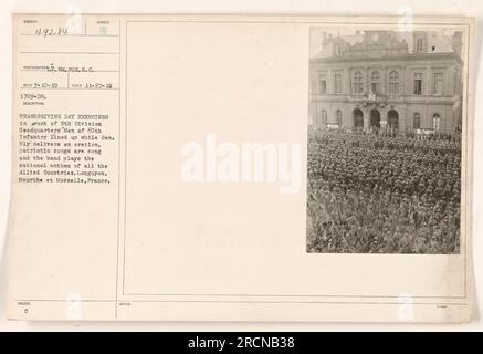 Männer der 60. Infanterie stehen während der Thanksgiving-Übungen im Hauptquartier der 5. Division in der Schlange. General Ely hielt eine Rede, begleitet von patriotischen Liedern und der Band, die die Nationalhymne der Alliierten Länder spielte. Standort: Longuyon, Meurthe et Mosselle, Frankreich. Fotograf: S.C. Fox. Datum: 27. November 1918. Stockfoto