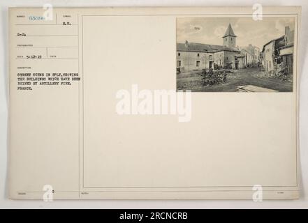 Eine Straßenszene in Eply, Frankreich, zeigt Gebäude, die während des Ersten Weltkriegs durch Artilleriefeuer zerstört wurden. Dieses Foto wurde am 12. Mai 1919 aufgenommen und zeigt die Verwüstungen, die durch den Krieg verursacht wurden. Die Stadt Eply erlitt während des Konflikts erheblichen Schaden. Stockfoto