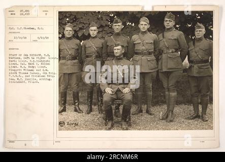 Der Stab der 4. Brigade, USA Marines, in Dieulouard, Frankreich, am 11. August 1918. Von links nach rechts: Lieut. Hart, Lieut. C.R. Dietrich, Lieut. Oberst Earl H. Ellis, Lieut. W.A. Eddy, Lieut. Claggett Wilson, Q.M. Angestellter Thomas Dorney und Brig. Gen. W.C. Neville (Sitzung). Foto von CPL D.J. Sheehan. Stockfoto