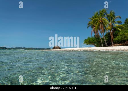 Kleiner tropischer Strand, Insel Granito de Oro, Nationalpark Coiba, Panama, Mittelamerika - Stockfoto Stockfoto