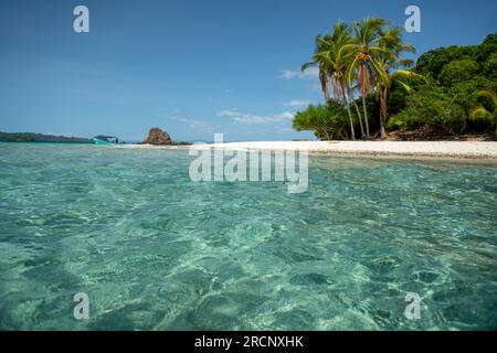 Kleiner tropischer Strand, Insel Granito de Oro, Nationalpark Coiba, Panama, Mittelamerika - Stockfoto Stockfoto