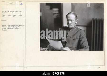 EIN US-AMERIKANISCHER Armeeleutnant E. De Berri, der zum Signalkorps gehört, ist auf diesem Foto, das im Juni 1918 aufgenommen wurde, festgehalten. Das Foto wurde von Major C.N. aufgenommen McMeekin von der Abteilung Erfindungen in der Abteilung Kriegspläne von General Steff. Das Foto wird als 12048 bezeichnet und ist als ASR in der Datei markiert. Stockfoto