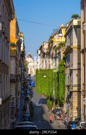 Via Panisperna malerische Straße in Rom, Latium. Italien. Berühmte Straße im historischen rione Monti Viertel. Stockfoto