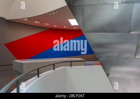 Ausstellung von Sol LeWitt. Das Guggenheim Museum Bilbao wurde vom Architekten Frank Gehry entworfen und befindet sich in Bilbao, dem Baskenland, Spanien. Stockfoto