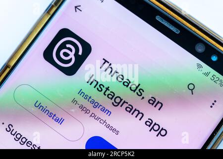 Nach London. UK-07.07.2023. Die neuen Meta Social Messaging App Threads werden im Google Play Store angezeigt. Stockfoto