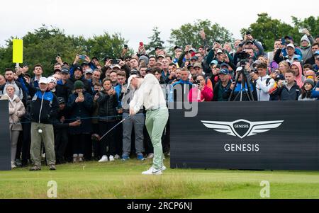 North Berwick, East Lothian, Schottland, Großbritannien. 16. Juli 2023 Rory McIlroy fährt in der letzten Runde beim Genesis Scottish Open im Renaissance Club in North Berwick am 2. Loch. Iain Masterton/Alamy Live News Stockfoto