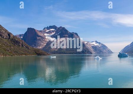 Atemberaubende Landschaft durch Prince Christian Sound, Prins Cristian Sund, in Südgrönland im Juli Stockfoto