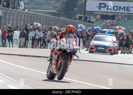 Imola, Italien. 16. Juli 2023. 21 Michael Ruben Rinaldi (ITA) Ducati Panigale V4R, Aruba.IT Racing - Ducati während des Superpolrennen die Motul FIM Superbike Championship - Italienische Runde Sonntagsrennen während der World Superbikes - CPrometeon Italienische Runde, 14-16. Juli 2023 in Imola, Italien. (Foto: Fabio Averna/Sipa USA) Guthaben: SIPA USA/Alamy Live News Stockfoto