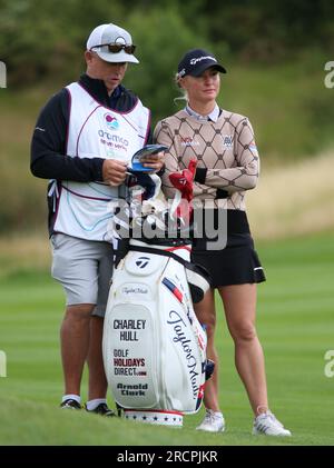 Charley Hull (rechts) am 9. Tag der Aramco Team Series 2023 im Centurion Club, Hertfordshire. Foto: Sonntag, 16. Juli 2023. Stockfoto