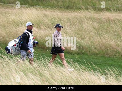 Charley Hull geht am dritten Tag der Aramco Team Series 2023 im Centurion Club, Hertfordshire, zur 9. Foto: Sonntag, 16. Juli 2023. Stockfoto