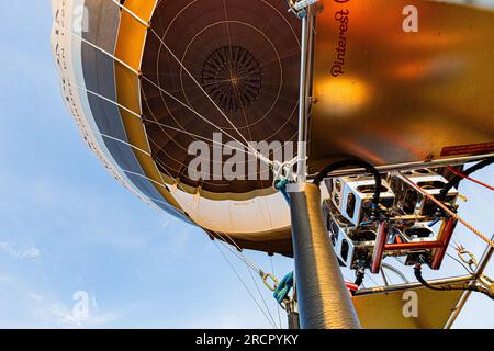 Reportage photos en montgolfière au-dessus de Pommard avec France Montgolfières. Fotobericht in einem Heißluftballon über Pommard mit Frankreich Montgolfi Stockfoto