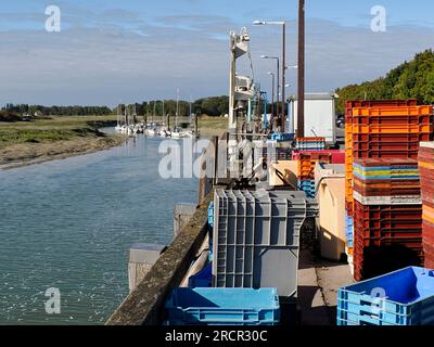 Der Fischereihafen Le Hourdel ist ein Dorf in Cayeux sur Mer, einem Ferienort im Departement Somme in Hauts-de-France im Norden Frankreichs. Stockfoto