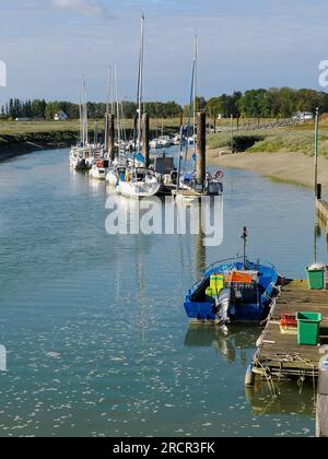 Port Le Hourdel ist ein Dorf in Cayeux sur Mer, einem Ferienort im Departement Somme in Hauts-de-France in Nordfrankreich. Stockfoto