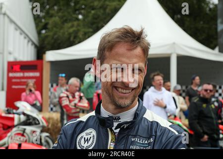 Goodwood, West Sussex, Vereinigtes Königreich, 16. Juli 2023. Jenson Button, ehemaliger Formel-1-Weltmeister beim Goodwood Festival of Speed – „Goodwood 75 – Celebrate 75 years of the Goodwood Estate and 30 years of the Festival of Speed“, in Goodwood, West Sussex, Vereinigtes Königreich. © Malcolm Greig/Alamy Live News Stockfoto