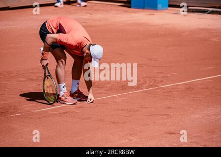 Båstad, Schweden. 07 16 2023. Enzo Couacaud gegen Andrea Collarini erste Qualifikationsrunde. Enzo Couacaud hat gewonnen. Daniel Bengtsson/Alamy News Stockfoto