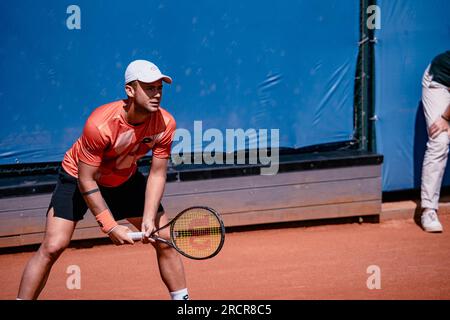 Båstad, Schweden. 07 16 2023. Enzo Couacaud gegen Andrea Collarini erste Qualifikationsrunde. Enzo Couacaud hat gewonnen. Daniel Bengtsson/Alamy News Stockfoto