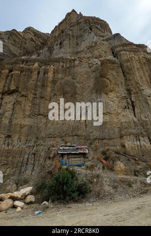 Kleines rustikales Haus, erbaut im Berg Valle de Las Animas (Spirits' Valley) Stockfoto