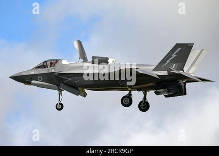 RAF Fairford, Gloucestershire, Samstag, den 15. Juli 2023. Lockheed Martin F-35B Lightning II - 617 Squadron - Royal Air Force während der Royal International Air Tattoo auf der RAF Fairford, Gloucestershire am Samstag, den 15. Juli 2023. (Foto: Jon Hobley | MI News) Guthaben: MI News & Sport /Alamy Live News Stockfoto