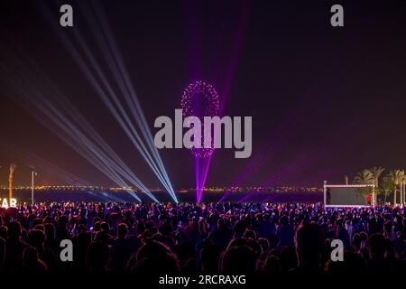 Fiktiver Tag von Katar und FIFA-Weltmeisterschaftsfinale Feuerwerk auf dem Lusail Boulevard Stockfoto