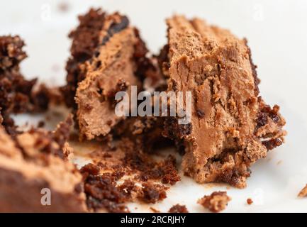 Nahaufnahme eines Tellers Schokoladenkuchen. Stockfoto