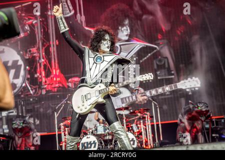 Tonsberg, Norwegen. 15., Juli 2023. Die amerikanische Rockband Kiss spielt ein Live-Konzert in Kaldnes Vest in Tonsberg. Hier wird der Gitarrist Tommy Thayer live auf der Bühne gesehen. Das Konzert war das letzte in Europa, als Teil des Endes der Road World Tour. (Foto: Gonzales Photo - Terje Dokken). Stockfoto