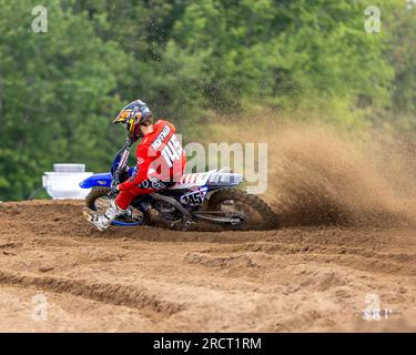 Profi- und Amateur-Motocross-Fahrer beim Triple Crown Series-Rennen in Ontario, Kanada Stockfoto