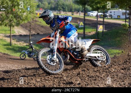 Profi- und Amateur-Motocross-Fahrer beim Triple Crown Series-Rennen in Ontario, Kanada Stockfoto