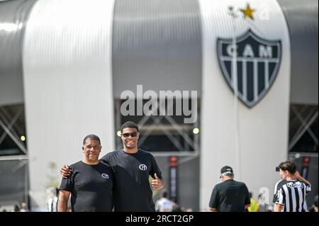 Belo Horizonte, Brasilien. 16. Juli 2023. Arena MRV Atletico Mineiro Fans kommen am Sonntag, den 16., in der Arena MRV für die Befreundung zwischen den Legenden von Atletico Mineiro an. 30761 $ (Gledston Tavares/SPP) Guthaben: SPP Sport Press Photo. Alamy Live News Stockfoto