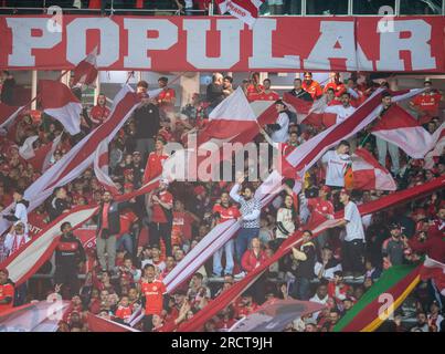 Porto Alegre, Brasilien. 16. Juli 2023. Estadio Beira-Rio Fans von Internacional, während des Spiels zwischen Internacional und Palmeiras, für die 15. Runde der Campeonato Brasileiro Serie A 2023, im Estadio Beira-Rio, diesen Sonntag, den 16. 30761 $ (max Peixoto/SPP) Guthaben: SPP Sport Press Photo. Alamy Live News Stockfoto