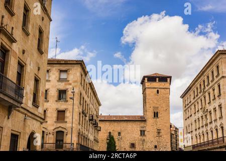 Torre del aire, fermoselle-Palast im konstitutionsplatz in Salamanca, Spanien. Keine Menschen Stockfoto