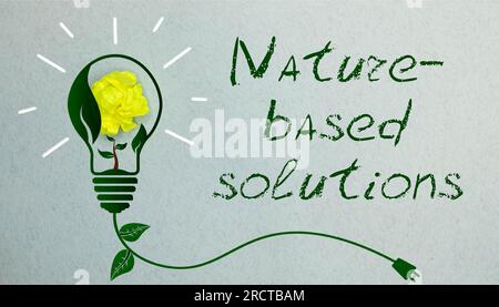 Motivierende Wörter auf farbenfrohem Papier mit weißer Basis. Stockfoto