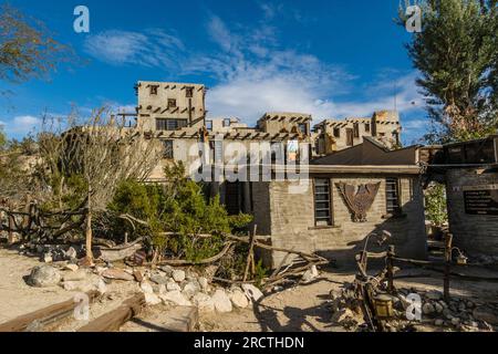 Cabot's Pueblo Museum ist ein historisches amerikanisches Museum in Desert Hot Springs, Kalifornien. Stockfoto